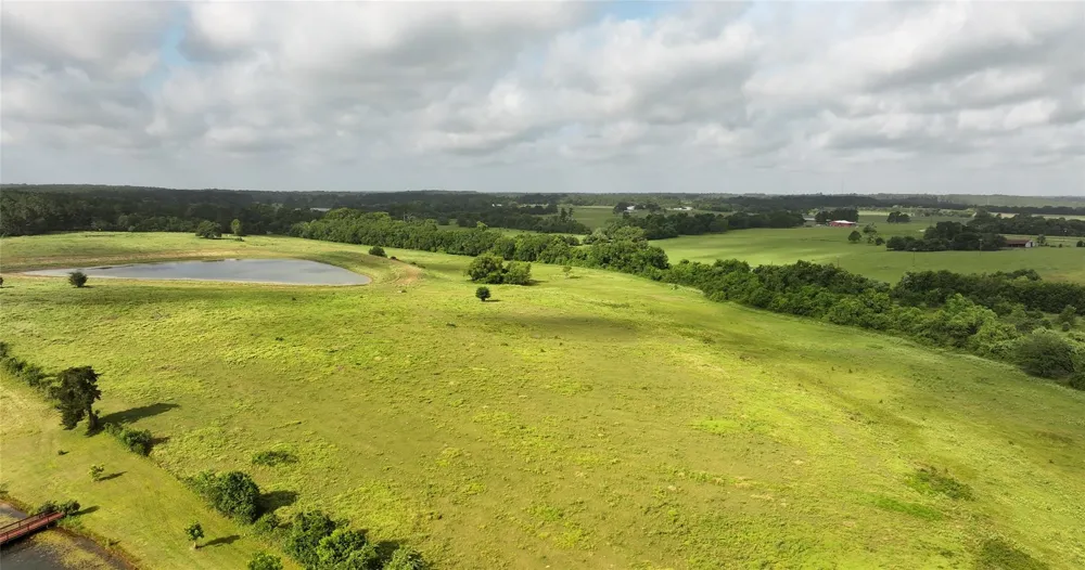 65 Old Highway 105 Plantersville, TX 77363