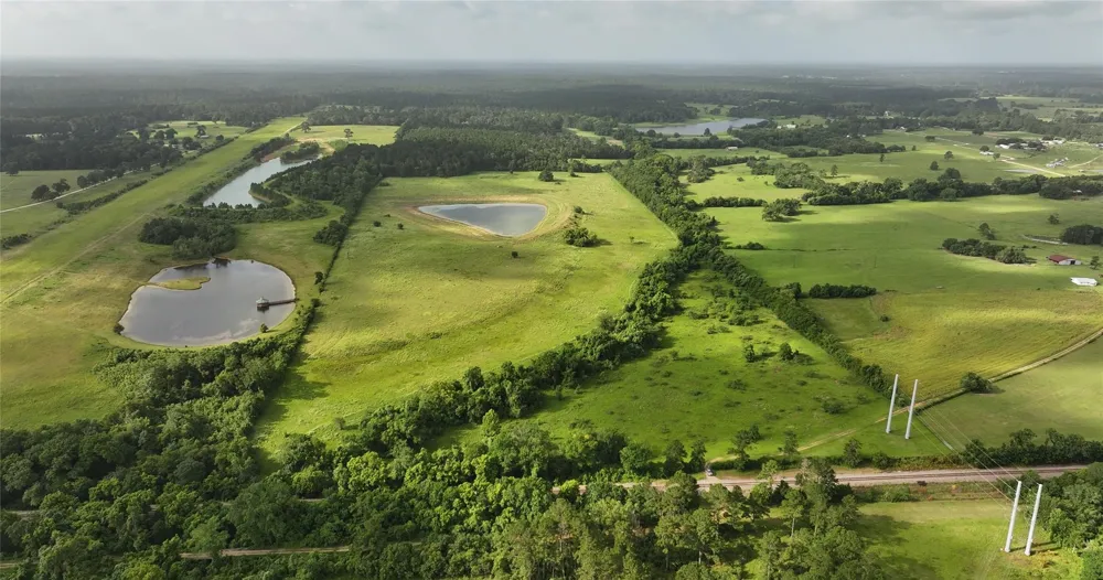 65 Old Highway 105 Plantersville, TX 77363