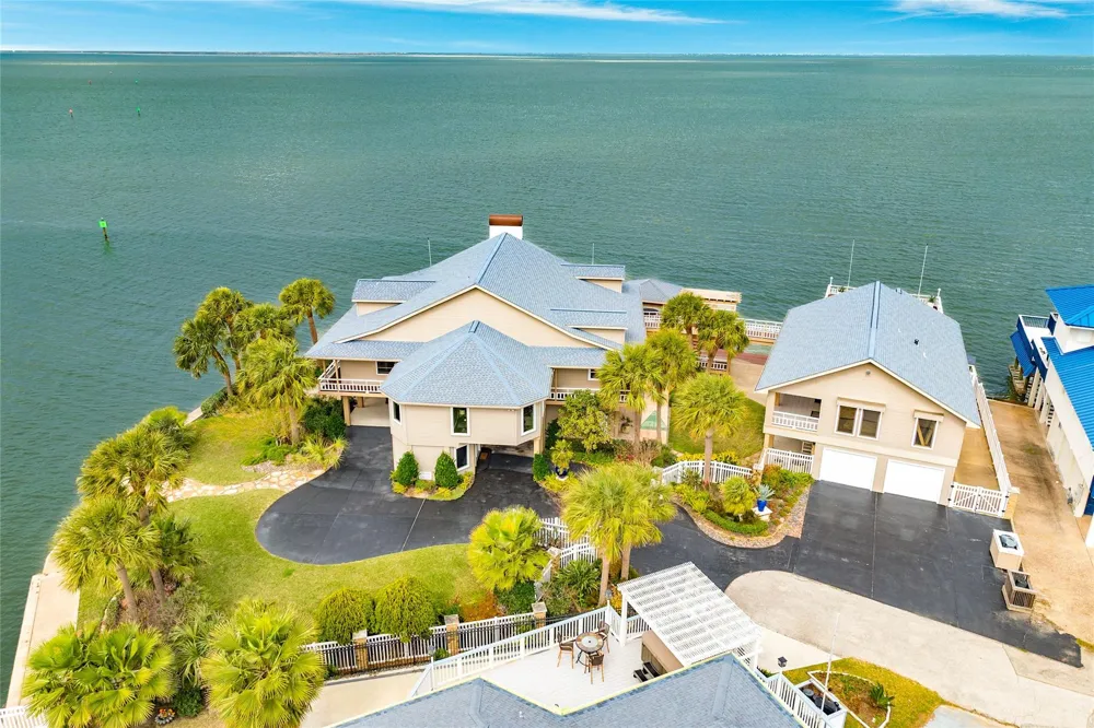 4107 W Bayside Way Jamaica Beach, TX 77554