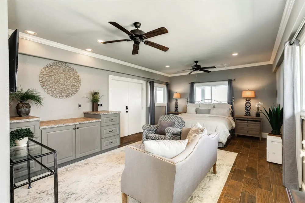 4107 W Bayside Way Jamaica Beach, TX 77554