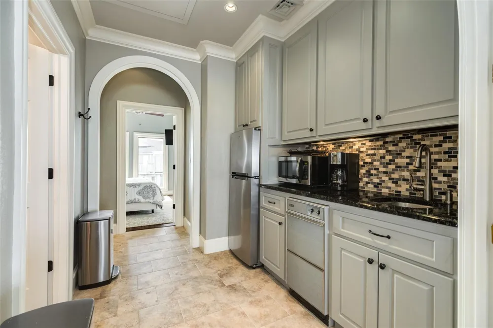4107 W Bayside Way Jamaica Beach, TX 77554