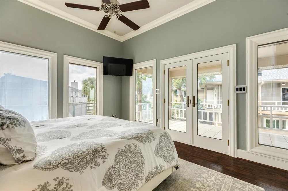 4107 W Bayside Way Jamaica Beach, TX 77554