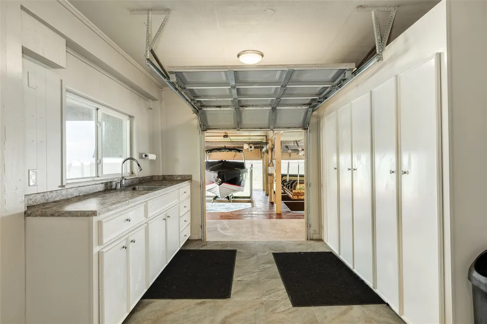 4107 W Bayside Way Jamaica Beach, TX 77554