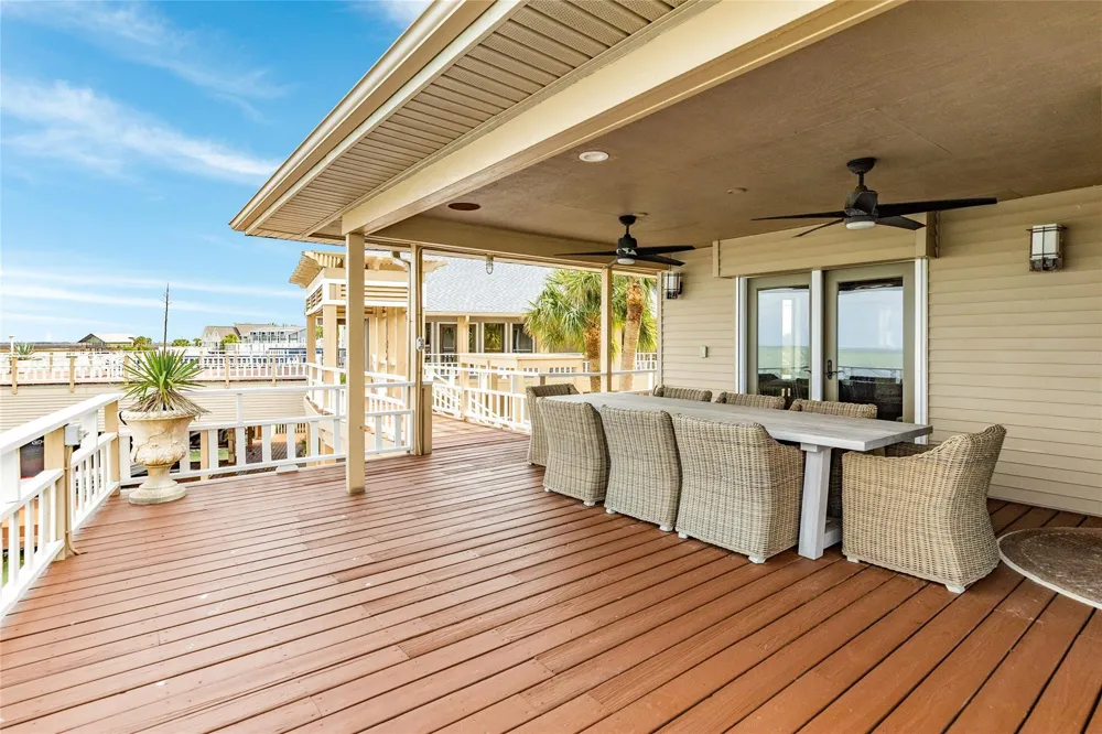 4107 W Bayside Way Jamaica Beach, TX 77554