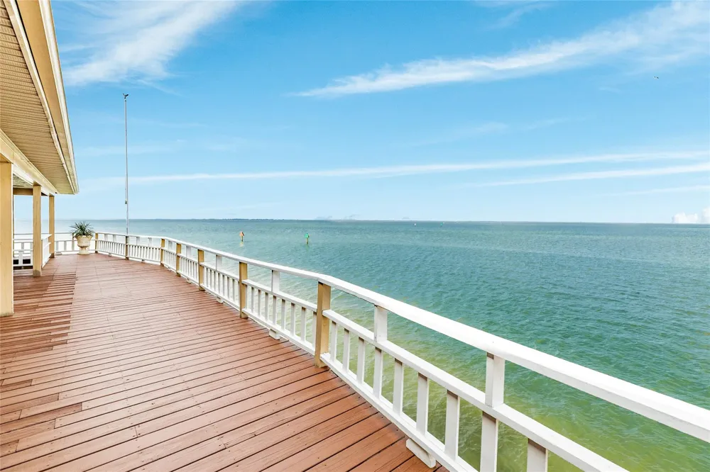 4107 W Bayside Way Jamaica Beach, TX 77554