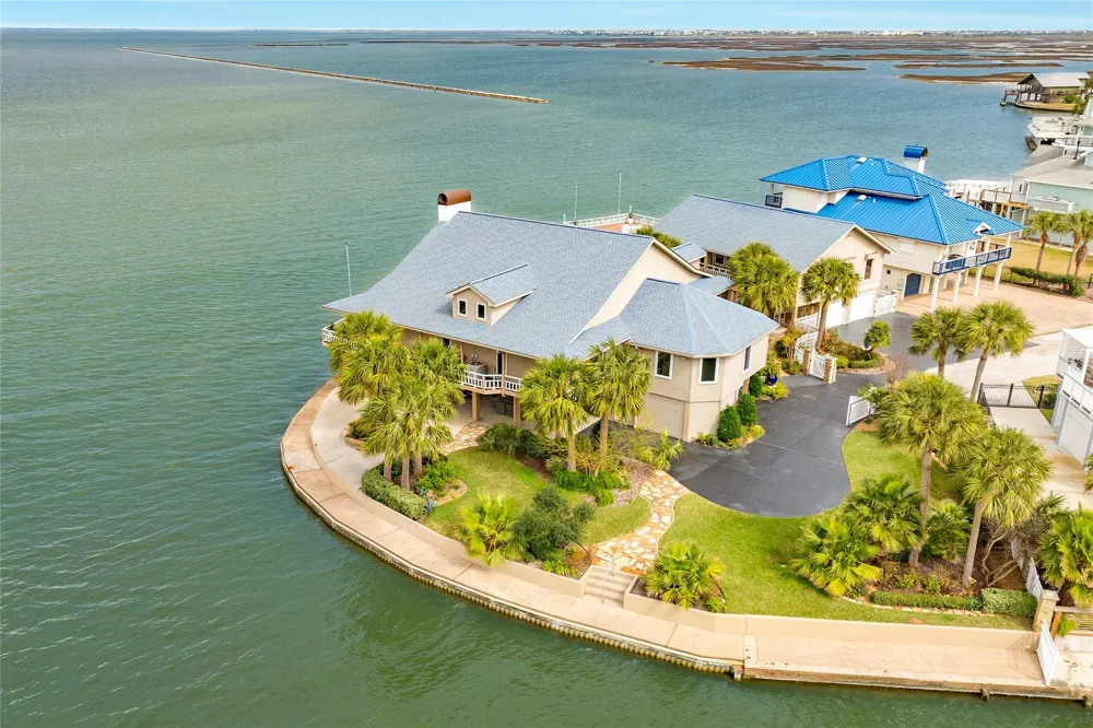 4107 W Bayside Way Jamaica Beach, TX 77554