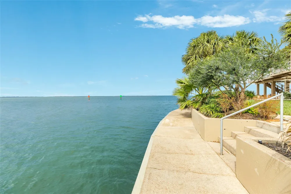 4107 W Bayside Way Jamaica Beach, TX 77554