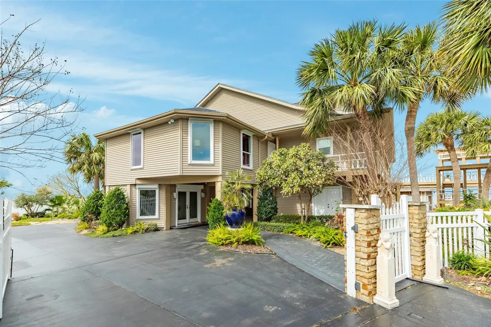 4107 W Bayside Way Jamaica Beach, TX 77554