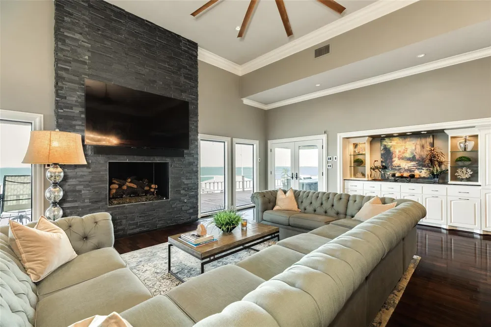 4107 W Bayside Way Jamaica Beach, TX 77554