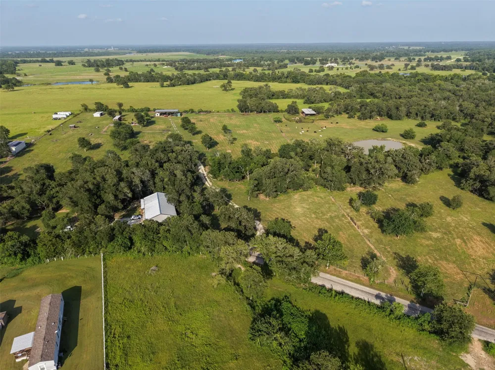 4140 Brown College Lane Washington, TX 77880