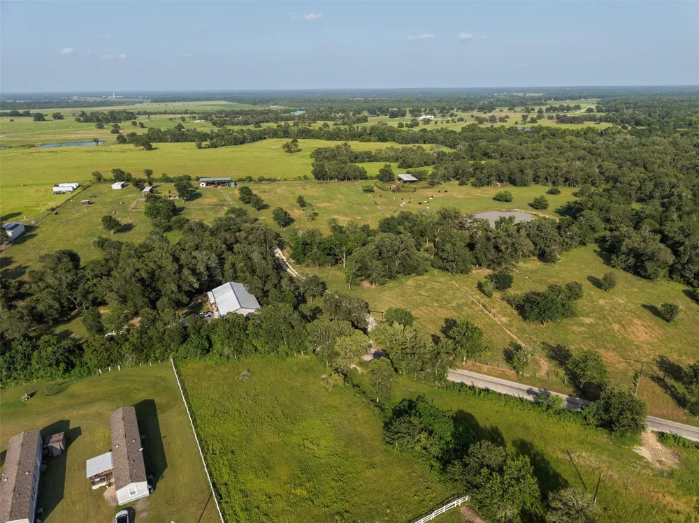 4140 Brown College Lane Washington, TX 77880