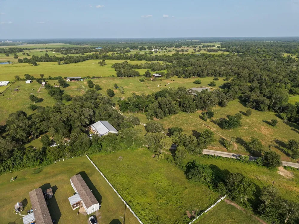 4140 Brown College Lane Washington, TX 77880