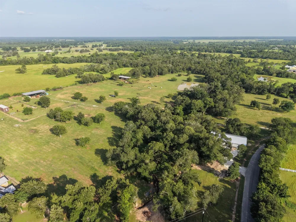 4140 Brown College Lane Washington, TX 77880