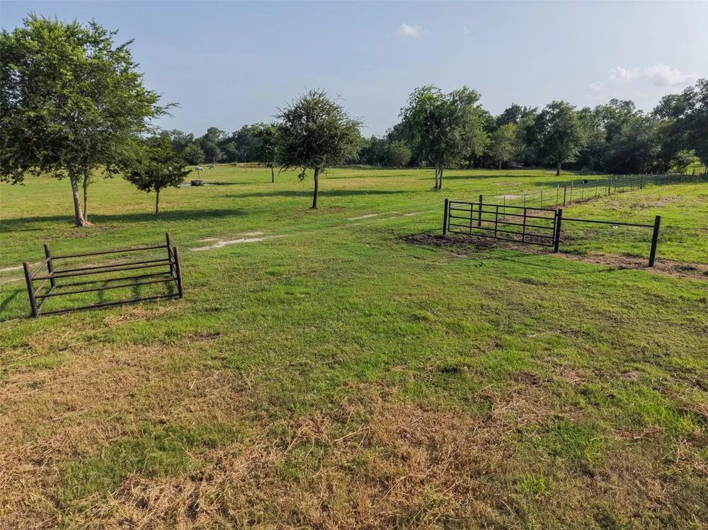 4140 Brown College Lane Washington, TX 77880
