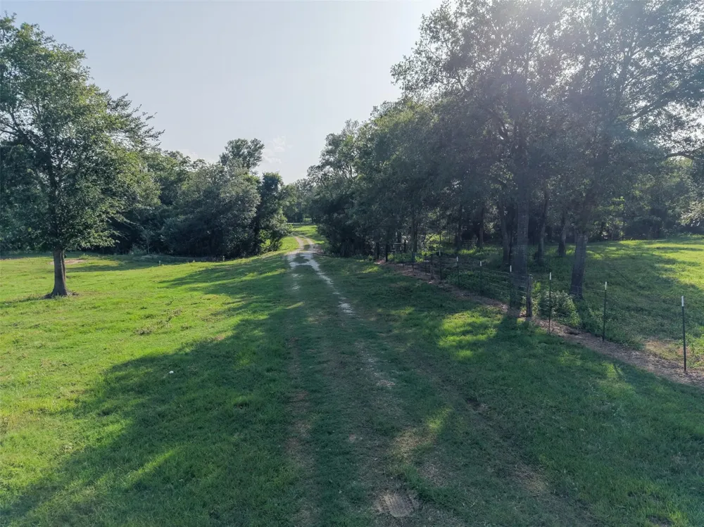 4140 Brown College Lane Washington, TX 77880