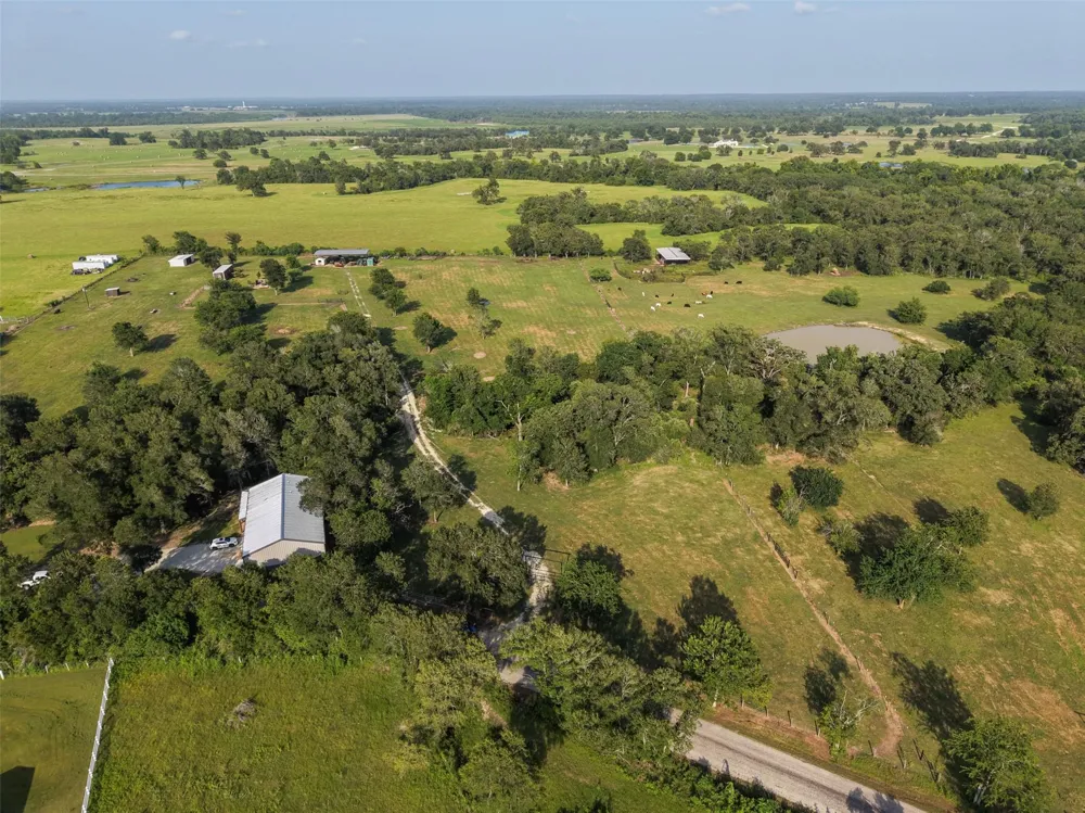 4140 Brown College Lane Washington, TX 77880