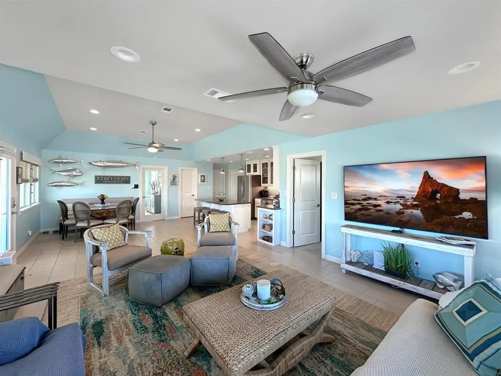 808 Pinata Drive Crystal Beach, TX 77650