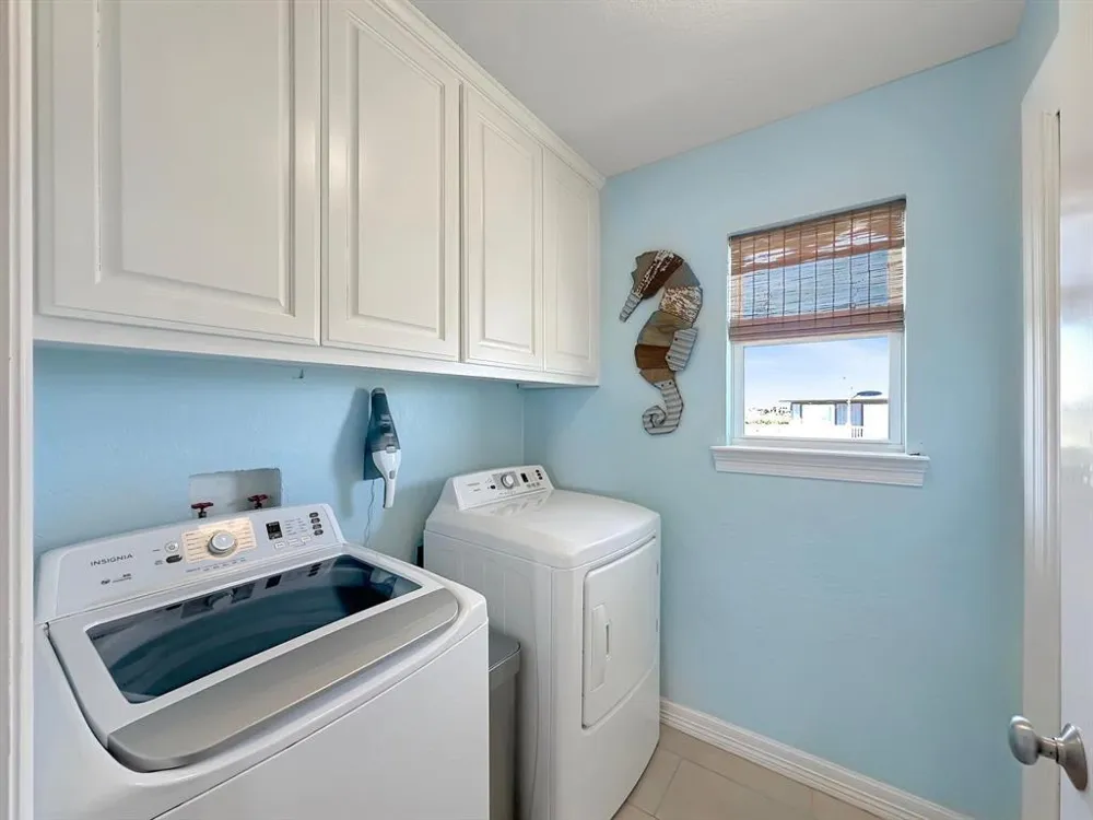 808 Pinata Drive Crystal Beach, TX 77650
