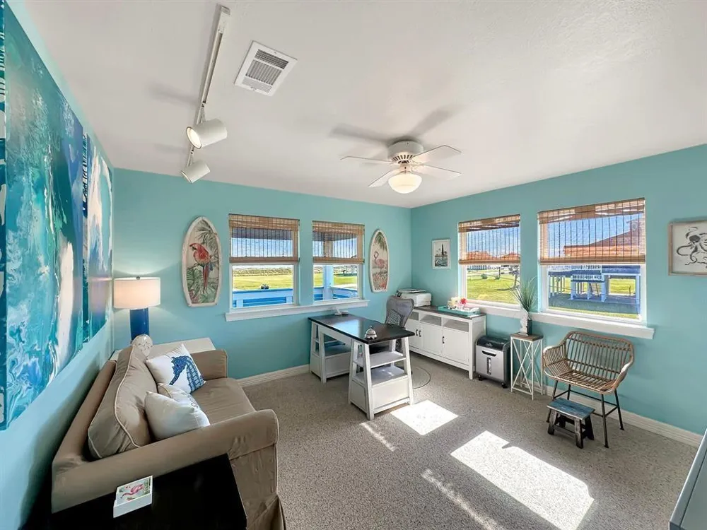 808 Pinata Drive Crystal Beach, TX 77650