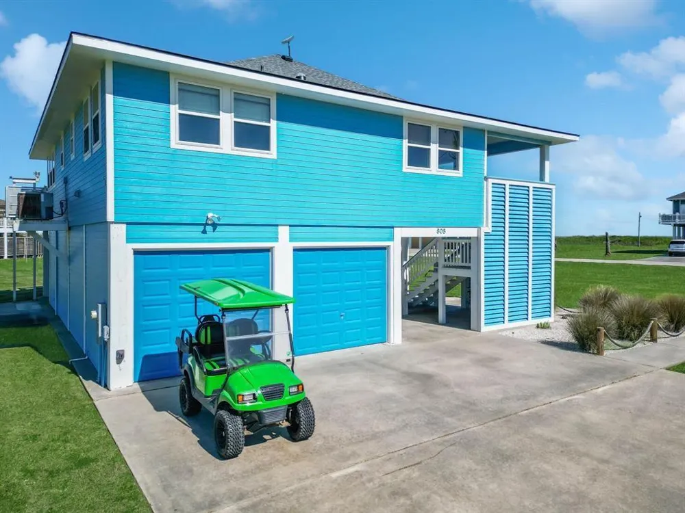 808 Pinata Drive Crystal Beach, TX 77650