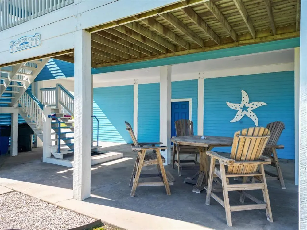 808 Pinata Drive Crystal Beach, TX 77650