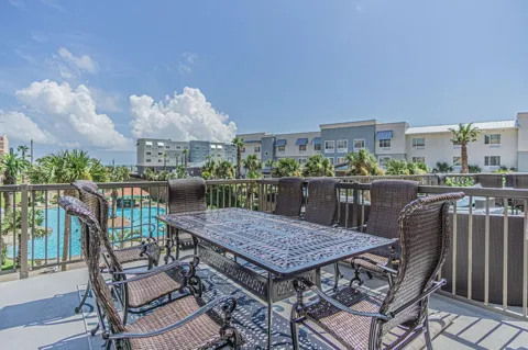 9520 Seawall Blvd #245