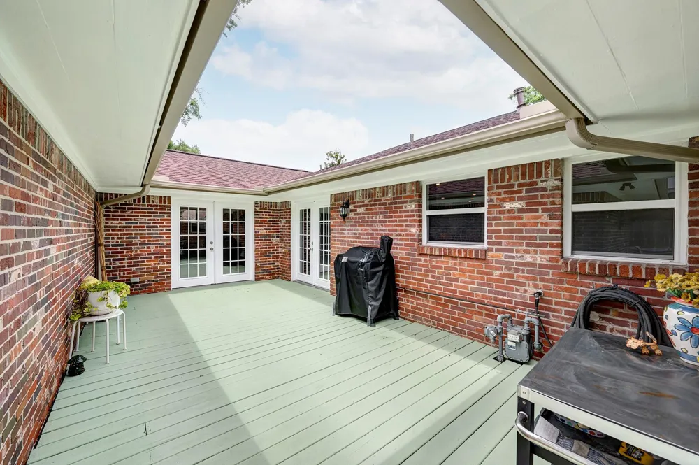 1111 Clovis Road Houston, TX 77008