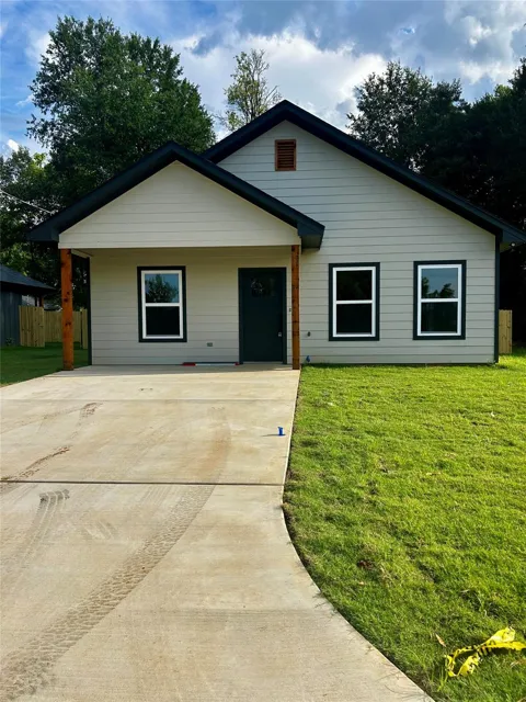 203 E Fleming