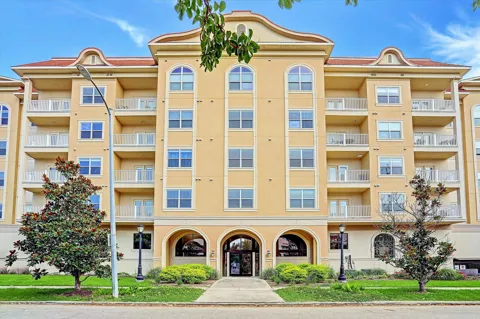 2203 Dorrington Street Street #205