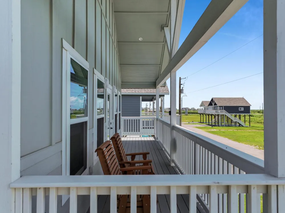 1032 Sunset Circle W Crystal Beach, TX 77650