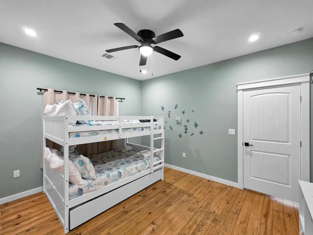 1032 Sunset Circle W Crystal Beach, TX 77650