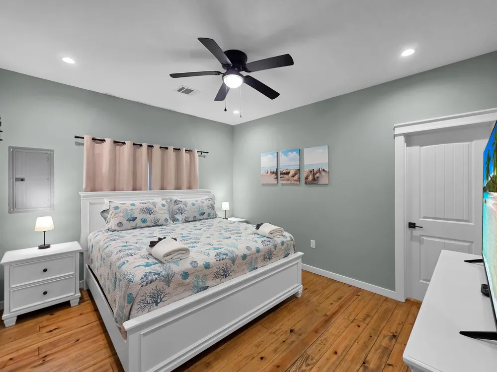 1032 Sunset Circle W Crystal Beach, TX 77650