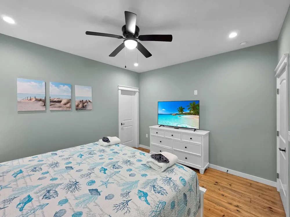 1032 Sunset Circle W Crystal Beach, TX 77650