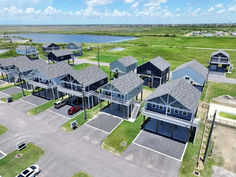 1032 Sunset Circle W Crystal Beach, TX 77650