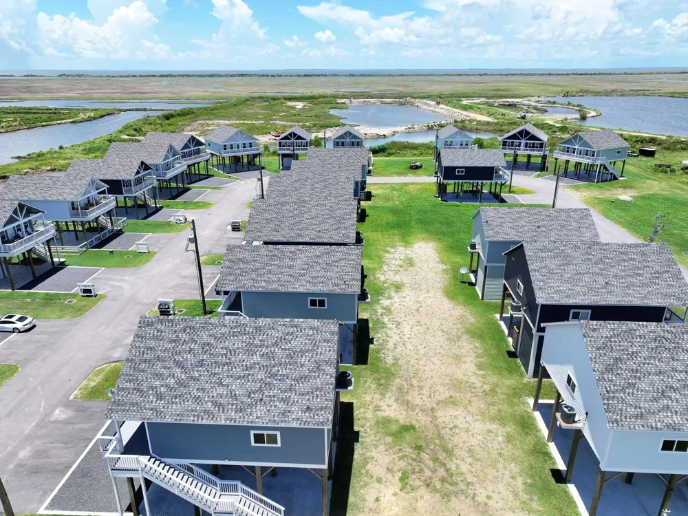 1032 Sunset Circle W Crystal Beach, TX 77650