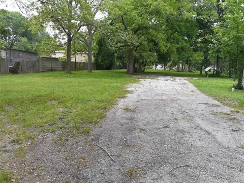 Leaman Ave