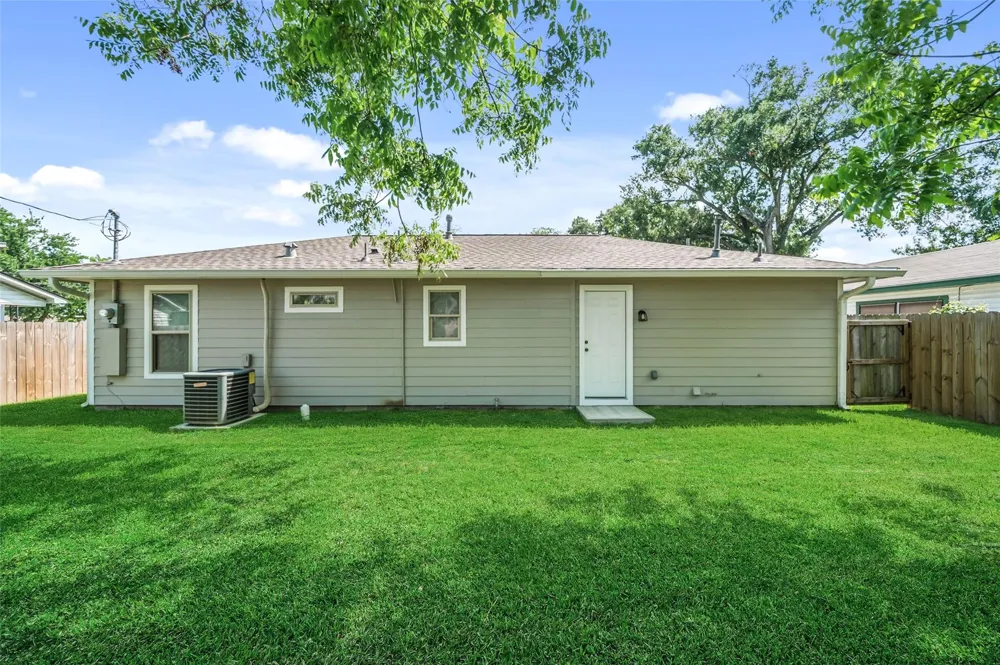 3051 Rothermel Road Houston, TX 77093