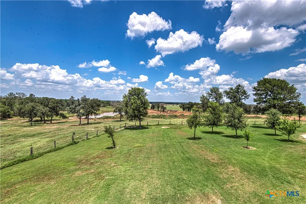 2162 County Road 304 Rockdale, TX 76567