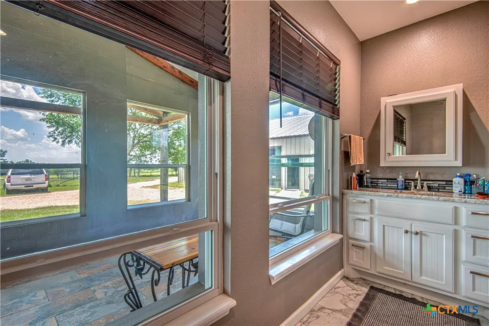 2162 County Road 304 Rockdale, TX 76567