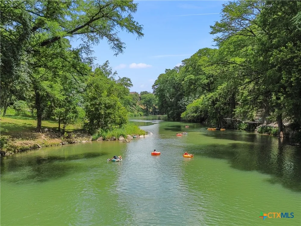 1033 Gruene Road New Braunfels, TX 78130