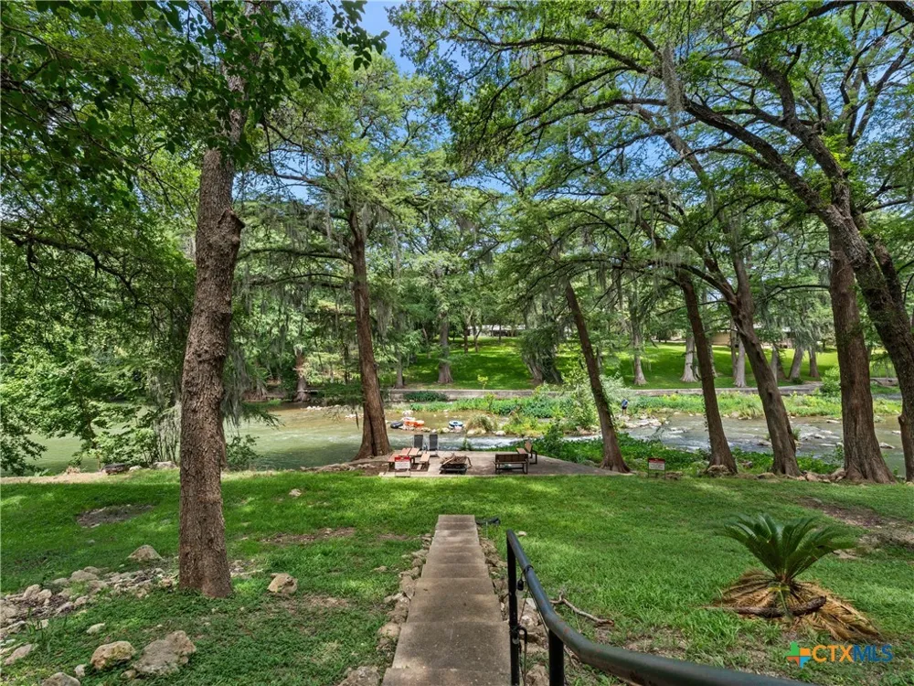 1033 Gruene Road New Braunfels, TX 78130