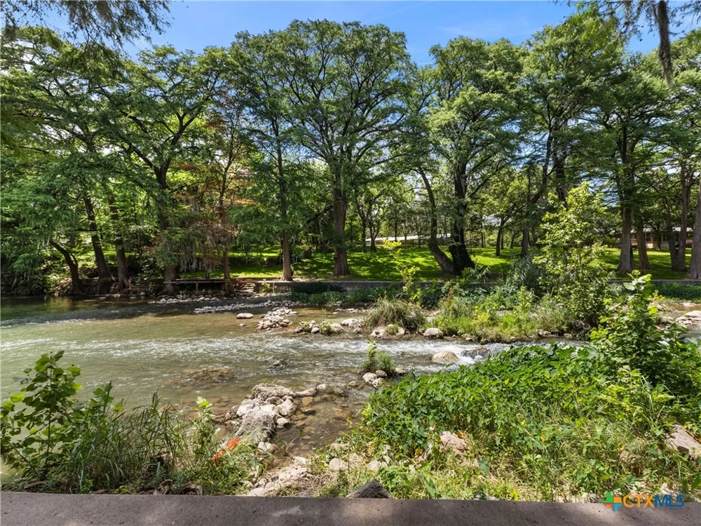 1033 Gruene Road New Braunfels, TX 78130