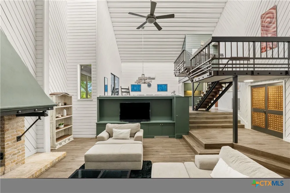 102 Lenz Drive Seguin, TX 78155
