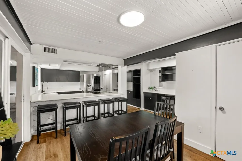 102 Lenz Drive Seguin, TX 78155