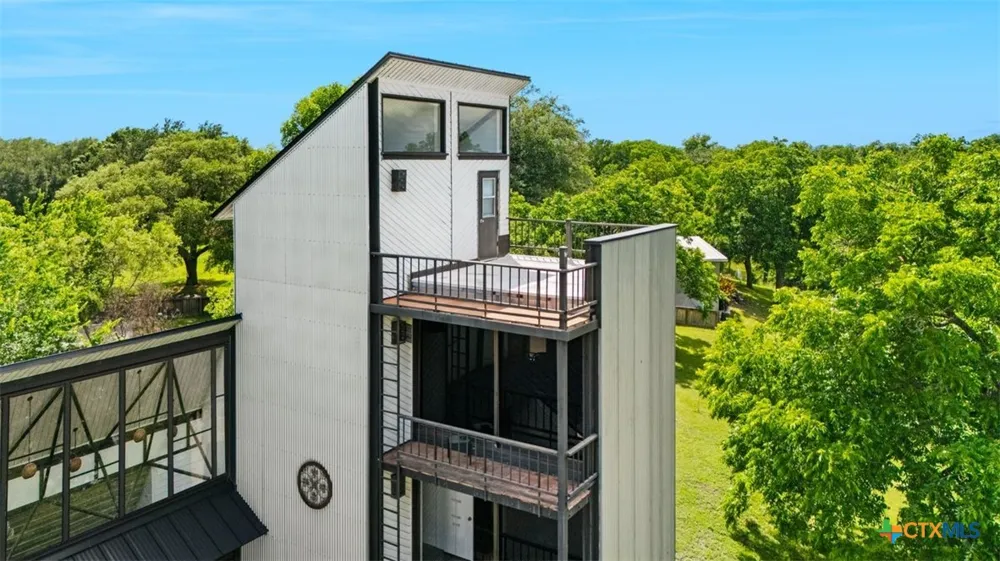 102 Lenz Drive Seguin, TX 78155