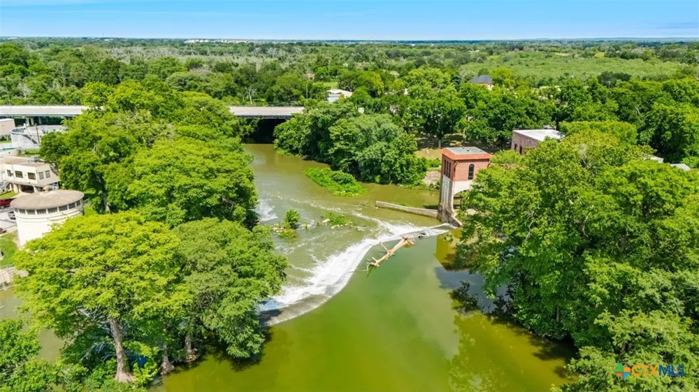 102 Lenz Drive Seguin, TX 78155