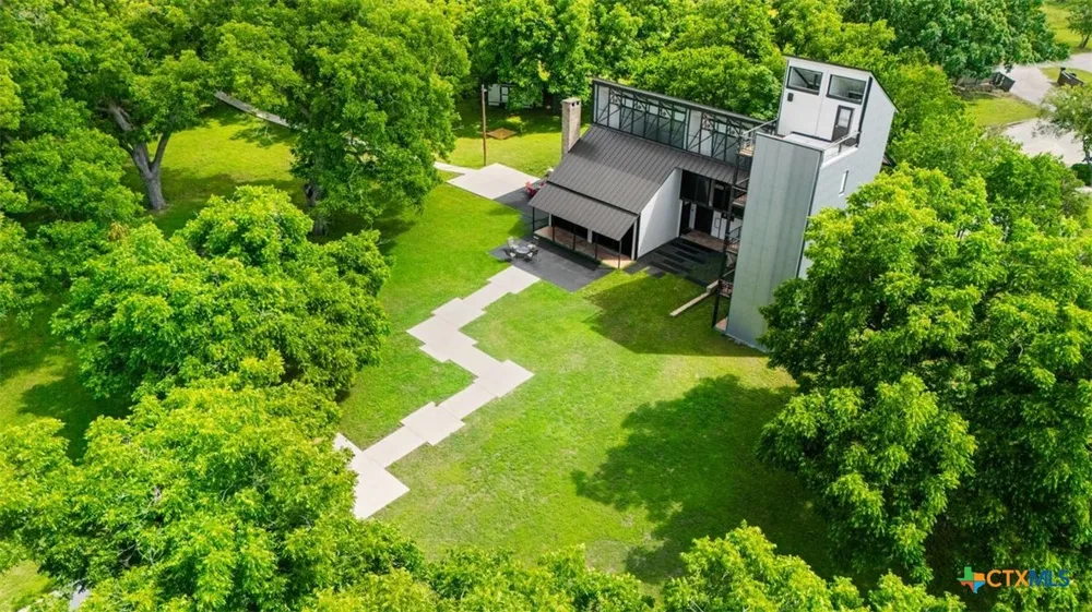 102 Lenz Drive Seguin, TX 78155