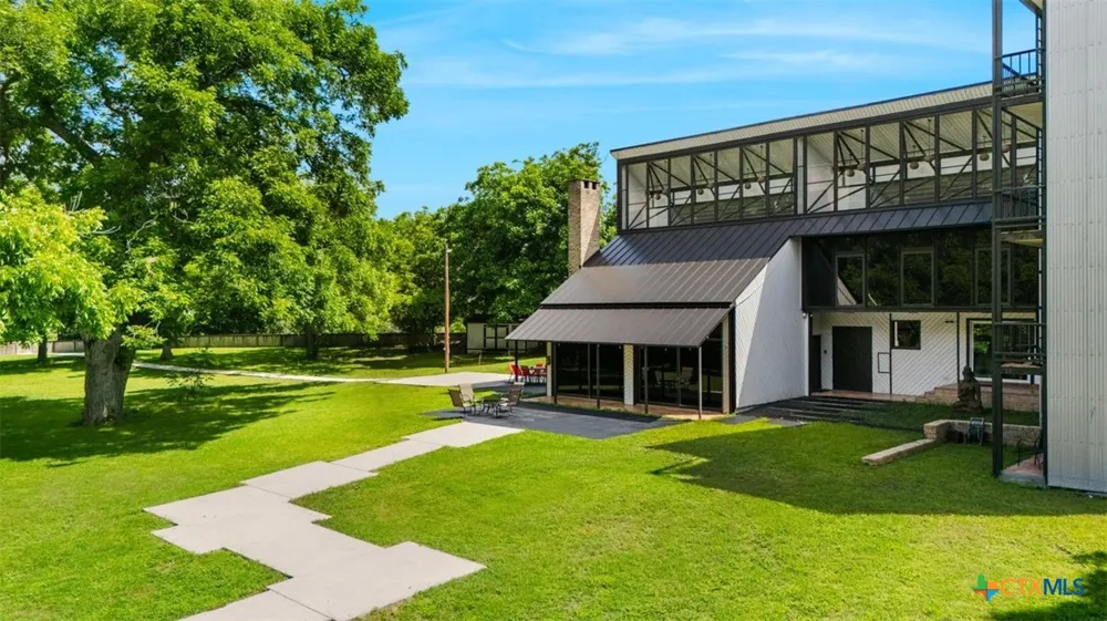 102 Lenz Drive Seguin, TX 78155