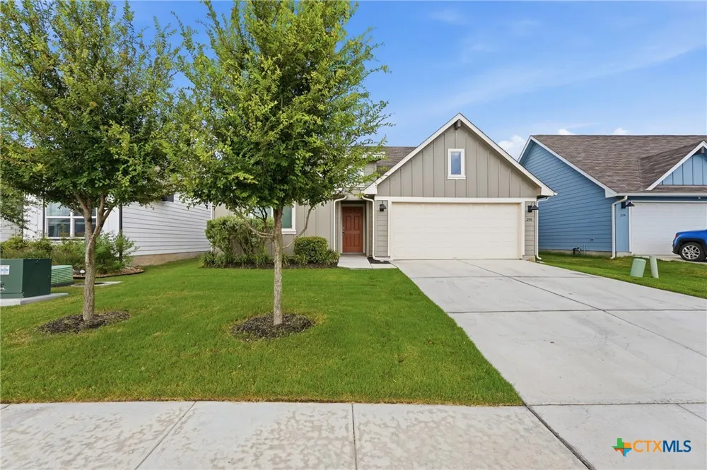208 Ida Loop Seguin, TX 78155