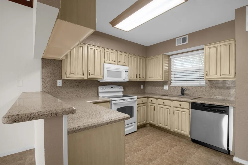 4747 Nasa Parkway #206 Seabrook, TX 77586